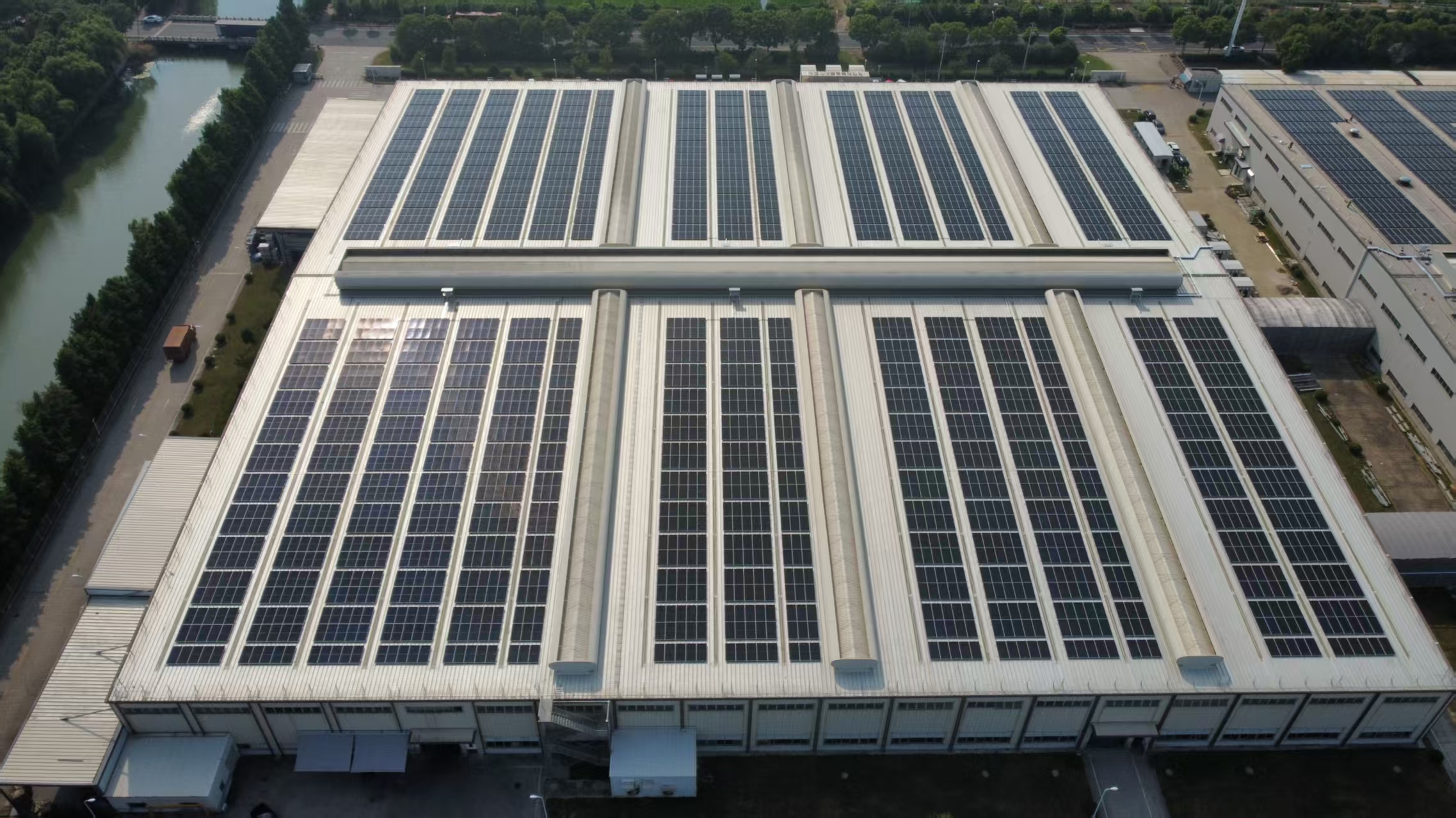 中国·710公海寰宇科技近50MW工商业分布式项目集中完工，赋能多元产业场景